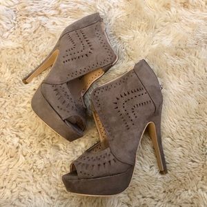 JASTFAB faux suede heels size 7